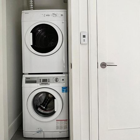 バンクーバー Brand New Modern Laneway Houseヴィラ エクステリア 写真